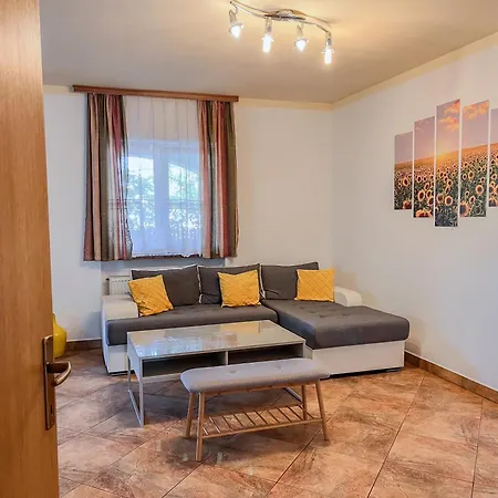 Soba 1 I Soba 2 -ekstra Kuhinja S Dnevnom Apartman Ližnjan