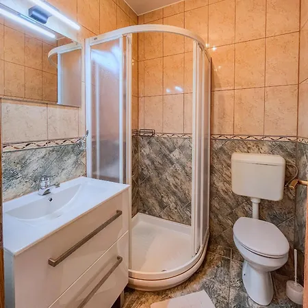Soba 1 I Soba 2 -ekstra Kuhinja S Dnevnom Apartman *